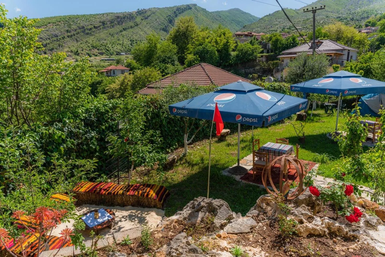 Bujtina Lazarat Villa